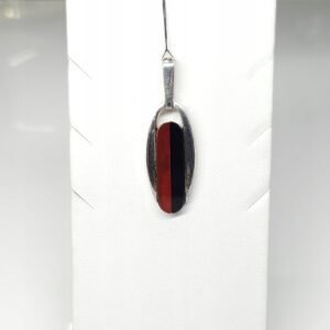 Srebrny wisiorek z onyksem i karneolem, srebro rodowane pr. 0,835