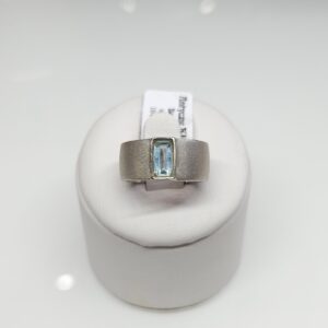 Srebrny pierścionek z błękitnym spinelem, satynowy, srebro 0,925 r. 10