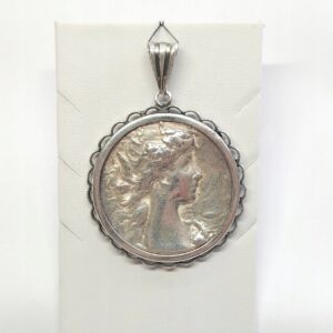 Srebrny wisiorek kobieta popiersie, srebro 0,835 medalion secesja