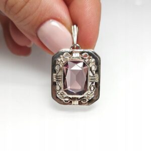 Srebrny wisiorek z fioletowym kamieniem, srebro 0,835 szkło, ażur