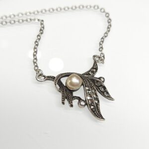 Srebrny naszyjnik z markazytami i perłą, srebro 0,800 imitacja perły