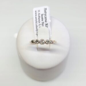 Złoty pierścionek z diamentami ł.~0,15ct, złoto pr. 0,750, roz. 10