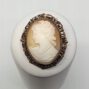 Brosza - wisiorek kamea w muszli, mosiądz złocony, broszo-wisior