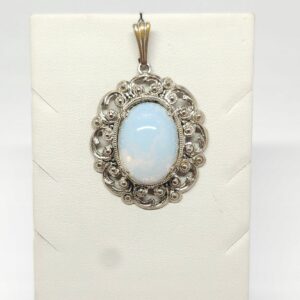 Posrebrzany wisiorek z opalitem, metal srebrzony