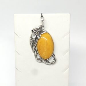 Srebrny wisiorek z miodową imitacją bursztynu, srebro pr. 0,925
