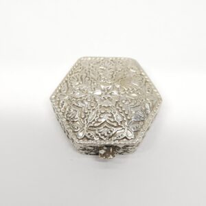 Srebrny pigularz, puzderko, pojemnik srebro pr. 0,800 sześciokąt