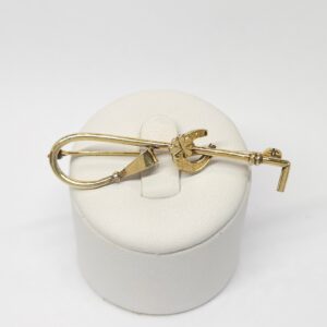 Pozłacana broszka z podkową, mosiądz złocony, hippika