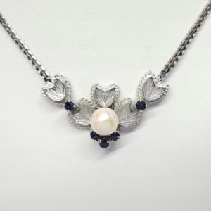 Srebrny naszyjnik z perłą i kamieniami nat., srebro rod. 0,835 obw. 40cm