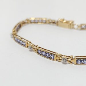 c10285973fb2b1676cced5d5a2e1d568