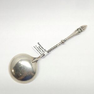 76ab6d9727576e8caaee5ee57651b435