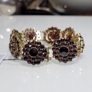 9e08179b7b9eba727264523bbc7e07fe