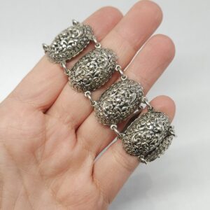 4f47d98bca87592df8ebf4bb52825bbe