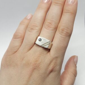 63964ed1f45b62b15f6b7011916cd412