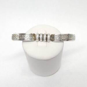 1d9b273c6887e531592bb9136a1c804a