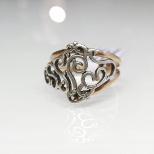 6a9930a5e4359ee7e7e9c18abe8508e3