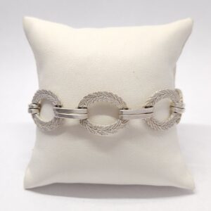 8796a215d72a40f049adaa480c23f6d2